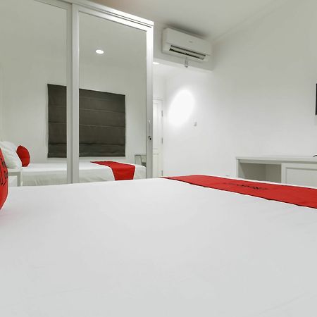 Reddoorz Plus @ Setiabudi Barat Jakarta Exterior photo