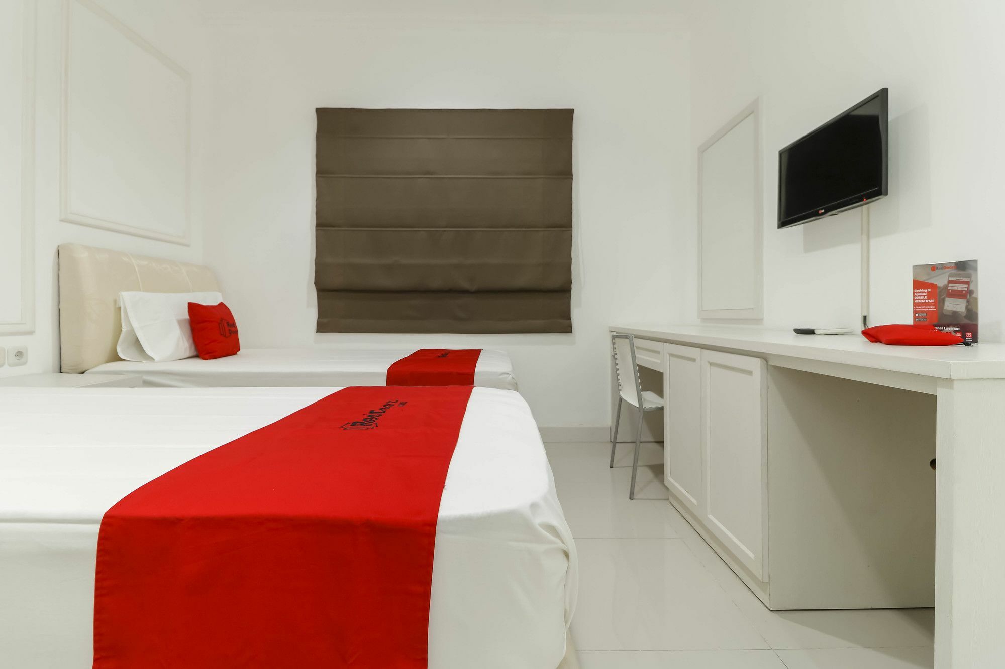 Reddoorz Plus @ Setiabudi Barat Jakarta Exterior photo